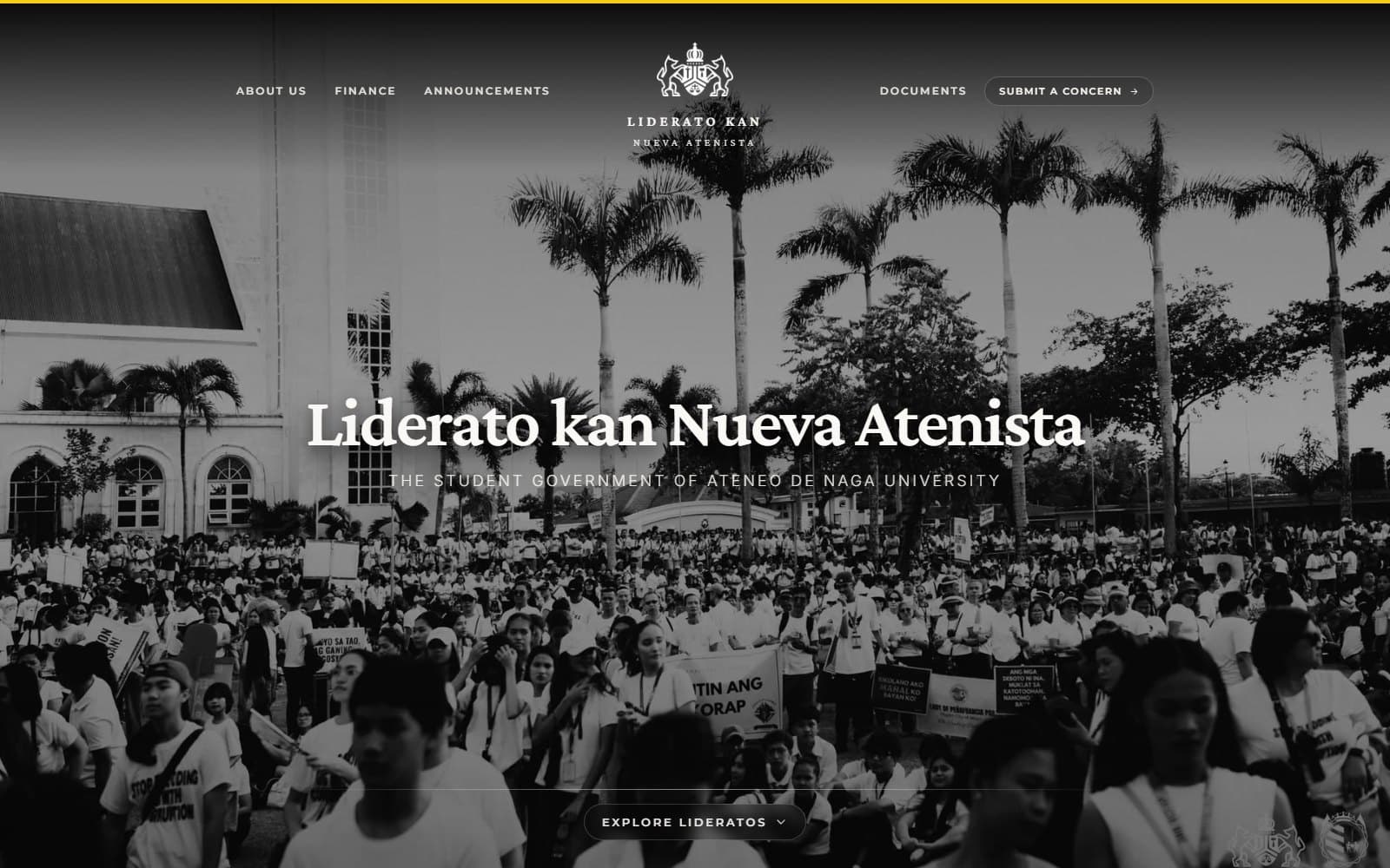 Liderato kan Nueva Atenista homepage: the student government wordmark over a black-and-white photo of a packed campus rally.